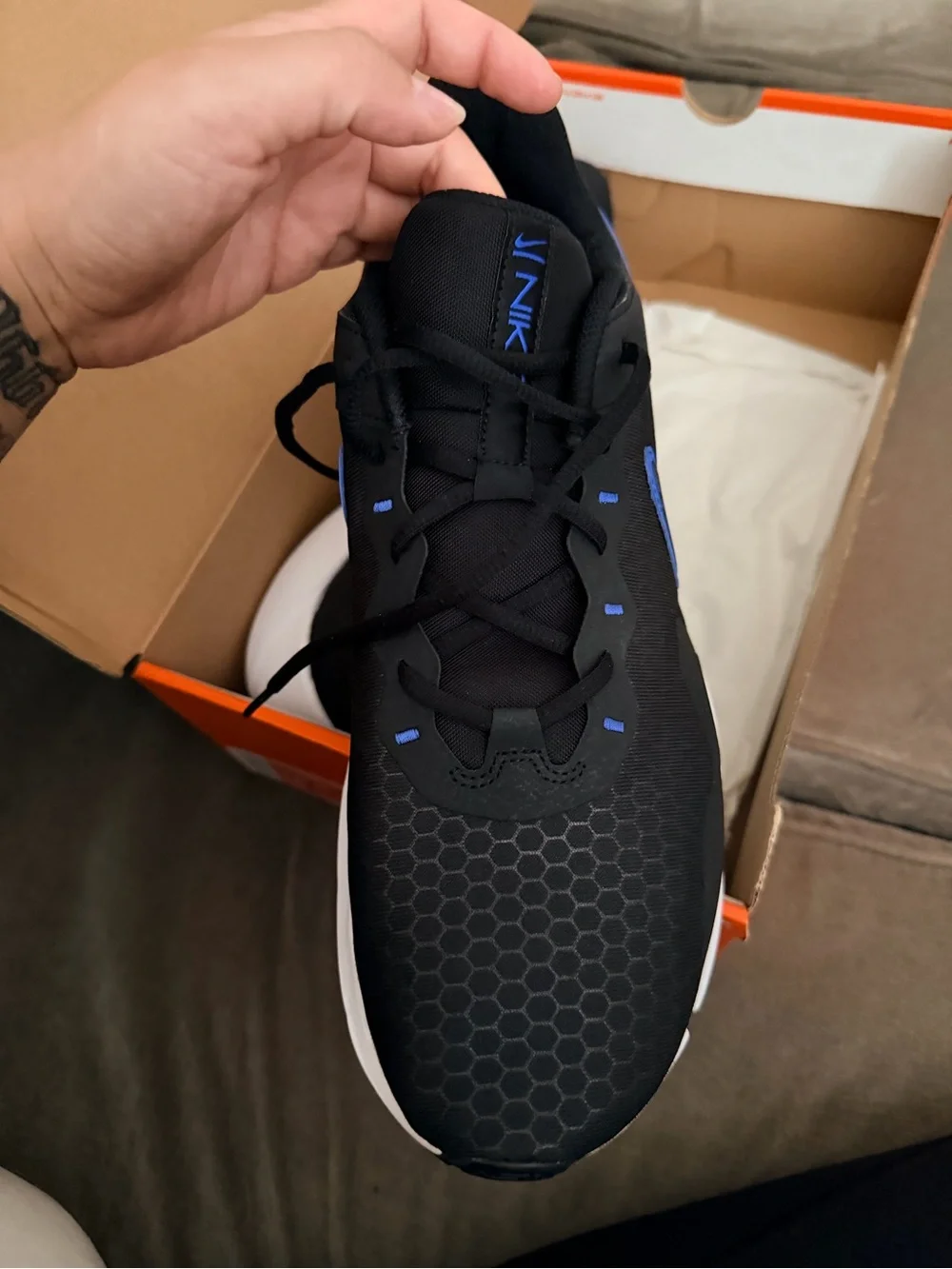 Nike Legend Essential 2